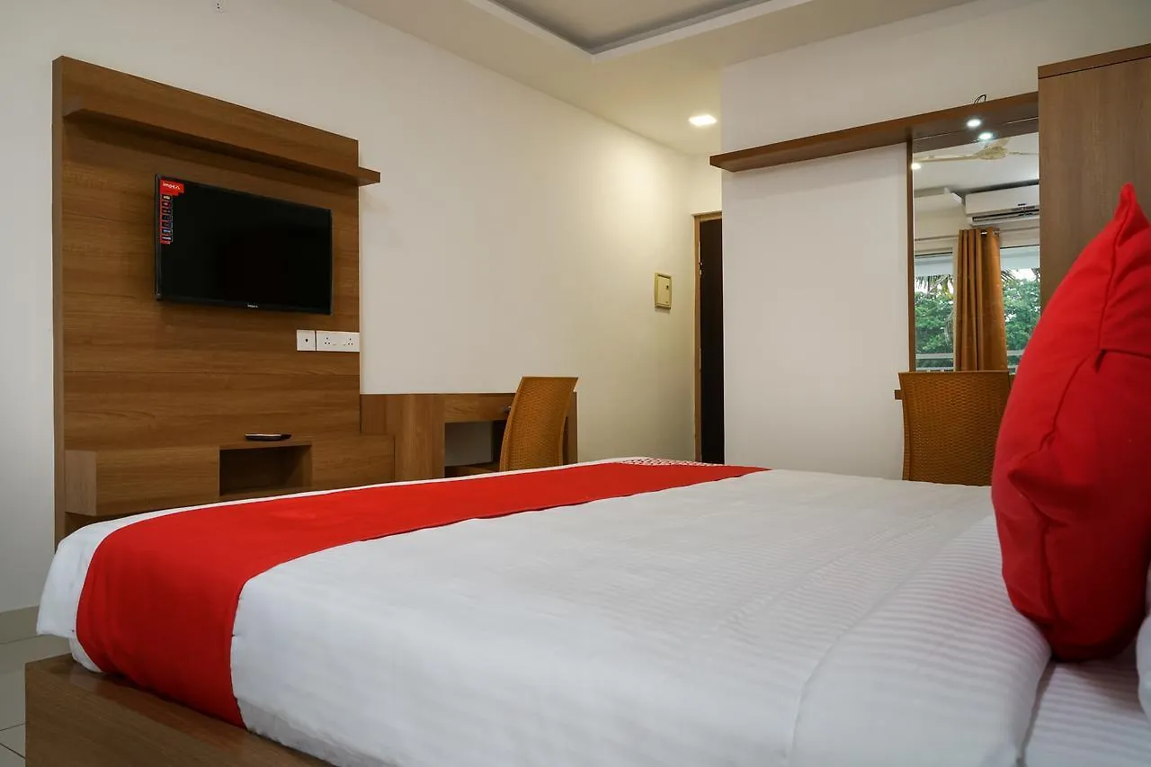 فندق Oyo 14419 Aaziya Inn Kochi