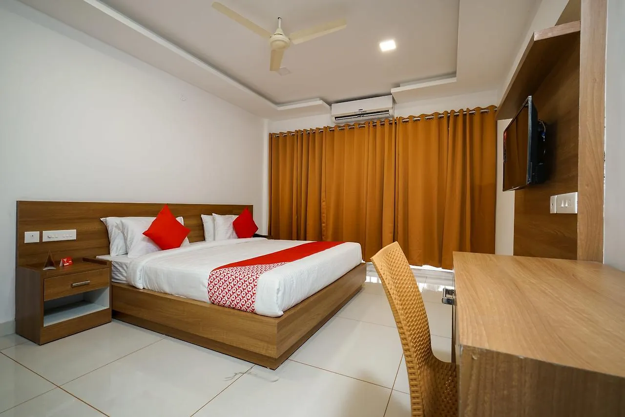 Oyo 14419 Aaziya Inn Kochi فندق