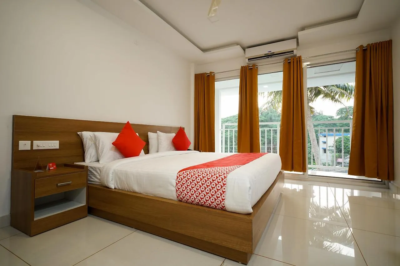 Oyo 14419 Aaziya Inn Kochi